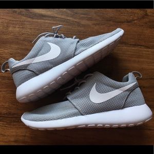 NIKE Roshe